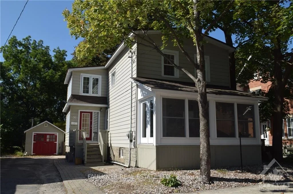 36 GWYNNE Avenue B, Dows Lake - Civic Hospital and Area, ON K1Y 1W9