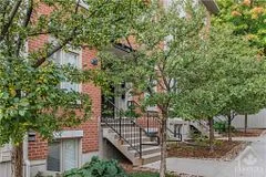 795 MONTREAL Road 8, Manor Park - Cardinal Glen and Area, ON K1K 0S9