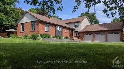 17 PIETY HILL Way, Bells Corners and South to Fallowfield, ON K2R 1E3