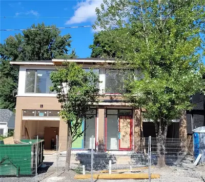 39 Grange Avenue, Tunneys Pasture And Ottawa West, On K1y 0n8