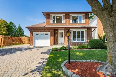 19 Oakmore Place, South Of Baseline To Knoxdale, On K2h 9k8
