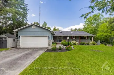 869 River Road, North Grenville, On K0g 1j0