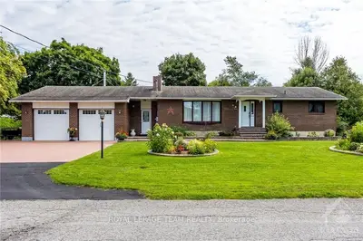 5562 Ficko Crescent, Blossom Park - Airport And Area, On K1x 1h3