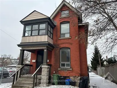 15 Louisa Street 1, West Centre Town, On K1r 6y5