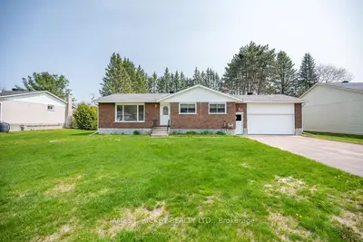 23 Joseph Street E, Laurentian Hills, On K0j 1j0
