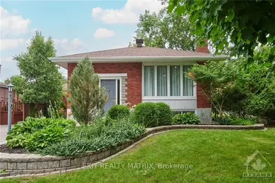 1081 SECORD Avenue, Billings Bridge - Riverside Park and Area, ON K1H 8C7