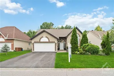 49 Lloydalex Crescent, Stittsville - Munster - Richmond, On K2s 2e7