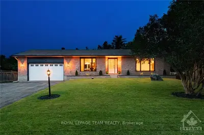 41 Maitland Street, Stittsville - Munster - Richmond, On K0a 2z0