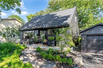 29 DUNVEGAN Road, Manor Park - Cardinal Glen and Area, ON K1K 3G1