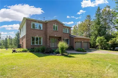 130 Delaney Drive, Carp - Huntley Ward, On K0a 1l0