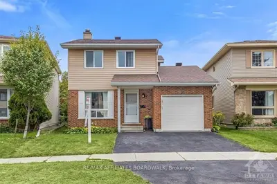 33 Medhurst Drive, Tanglewood - Grenfell Glen - Pineglen, On K1g 4m1