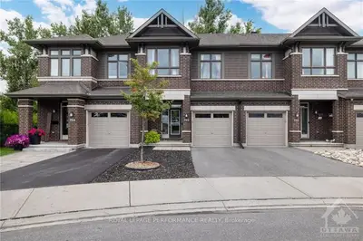 792 Carnelian Crescent, Blossom Park - Airport And Area, On K1x 0a8