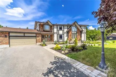 12 EAST HEALEY Avenue, Stittsville - Munster - Richmond, ON K2S 1K1