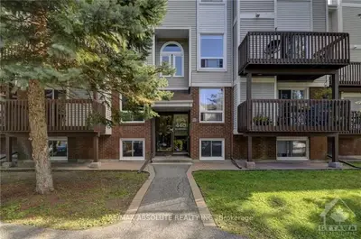 320 FENERTY Court 4, Kanata, ON K2L 3A8