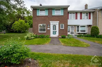 928 WALKLEY Road, Billings Bridge - Riverside Park and Area, ON K1V 6R5