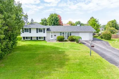 21 Barry Street, Laurentian Valley, On K8a 7l6