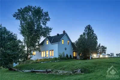2402 Fifth Line Road, Kanata, On K0a 1t0