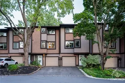 21 REANEY Court, Kanata, ON K2K 1W7