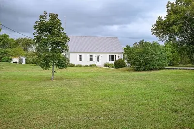 64 Berry Road, Front Of Leeds & Seeleys Bay, On K7g 2v3