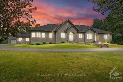154 Wilbert Cox Drive, Carp - Huntley Ward, On K0a 1l0