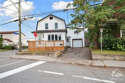 134 Deschamps Avenue, Vanier And Kingsview Park, On K1l 5z7