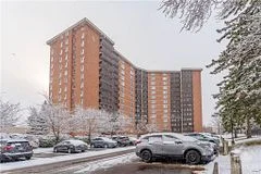 2000 JASMINE Crescent 901, Beacon Hill North - South and Area, ON K1J 8K4