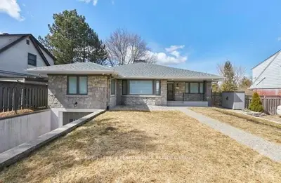 2122 APPLEWOOD Crescent, Alta Vista and Area, ON K1H 6B5