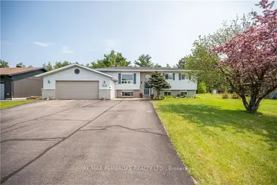 290 CARLA Street, Petawawa, ON K8H 3N2