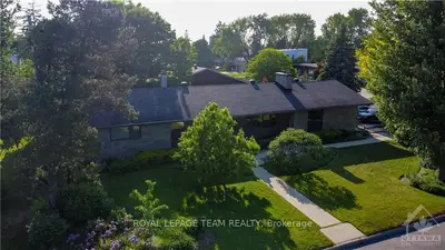 1892 HIGHLAND Terrace, Alta Vista and Area, ON K1H 5A7