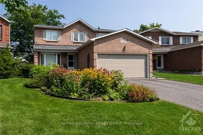 25 Swain Avenue, Hunt Club - South Keys And Area, On K1g 4s8
