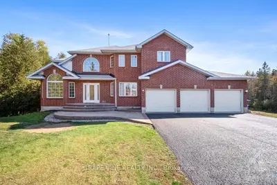 202 Grey Fox Drive, Carp - Huntley Ward, On K0a 1l0
