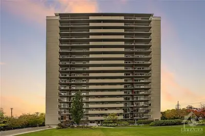 158C MCARTHUR Avenue 905, Vanier and Kingsview Park, ON K1L 8E7