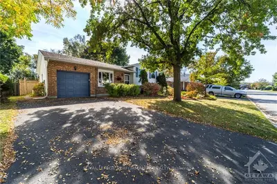 3936 AUTUMNWOOD Street, Blossom Park - Airport and Area, ON K1T 1C1