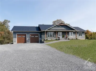 1079 Perth N Road, Rideau Lakes, On K0g 1x0