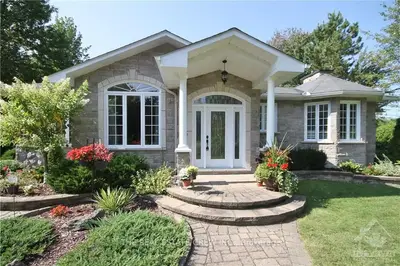 4922 ROCKDALE Road, Orleans - Cumberland and Area, ON K4B 1J1