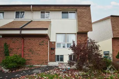 24 Forester Crescent B, Bells Corners And South To Fallowfield, On K2h 8y2