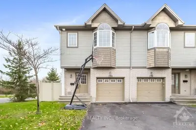 298 MACOUN Circle, Hunt Club - South Keys and Area, ON K1T 0H8
