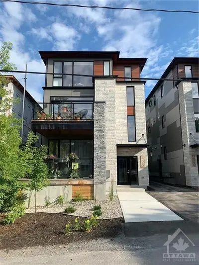 423 Ravenhill Avenue, Carlingwood - Westboro And Area, On K2a 0j7