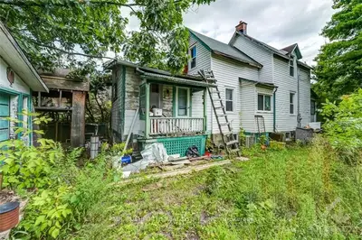 17 Noel Street, New Edinburgh - Lindenlea, On K1m 2a4