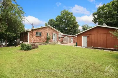 3890 Armitage Avenue, Constance Bay - Dunrobin - Kilmaurs - Woodlawn, On K0a 1t0