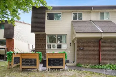 19a Sonnet Crescent, Bells Corners And South To Fallowfield, On K2h 8w8