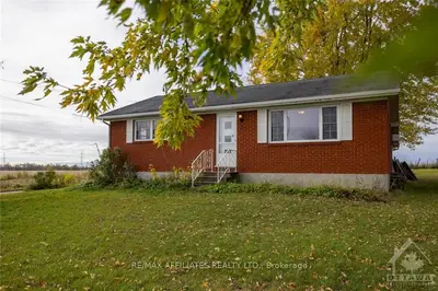 1 Mccaw Road, Rideau Lakes, On K7a 4s5