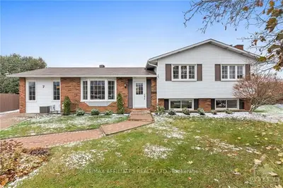 7 Cade Court, Stittsville - Munster - Richmond, On K0a 3p0