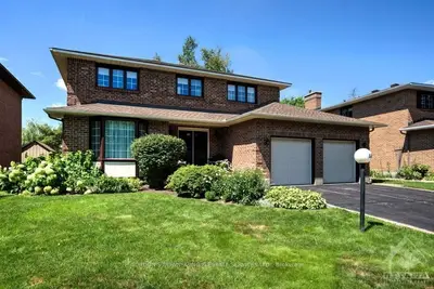 13 Eagle Rock Way, Stittsville - Munster - Richmond, On K2s 1c9