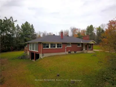 158 Law Road, Laurentian Hills, On K0j 1j0