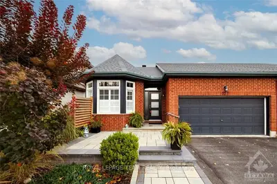 322 Wisteria Crescent, Hunt Club - Windsor Park Village And Area, On K1v 0n5
