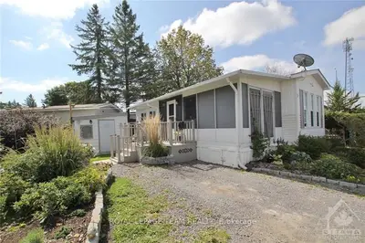 3 Gaby, Stittsville - Munster - Richmond, On K0a 1b0
