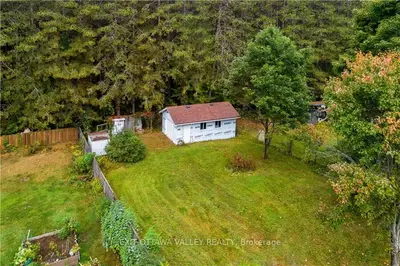 35 Boulter Lake Road, Hastings Highlands, On K0l 2k0