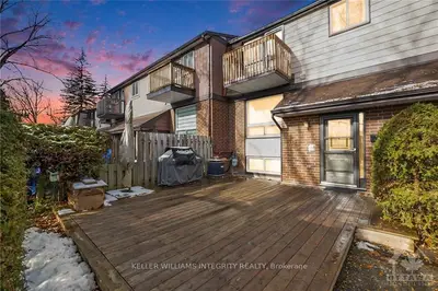 403 Montfort Street 3, Vanier And Kingsview Park, On K1l 8g8