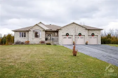 165 Country Lane Drive, Beckwith, On K7c 3p2